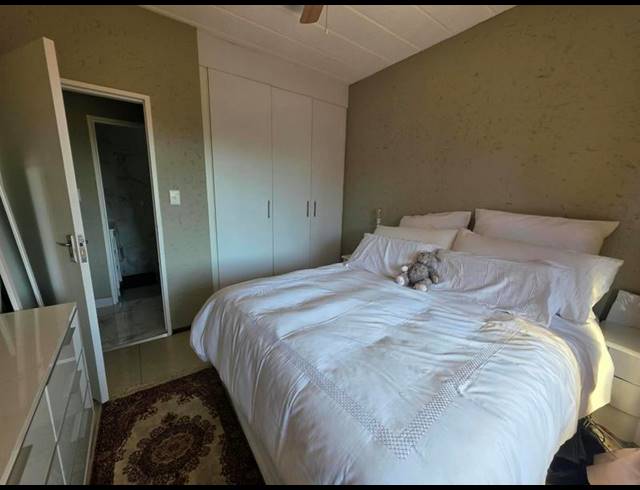 1 BEDROOM APARTMENT FOR SALE IN SUNNINGHILL